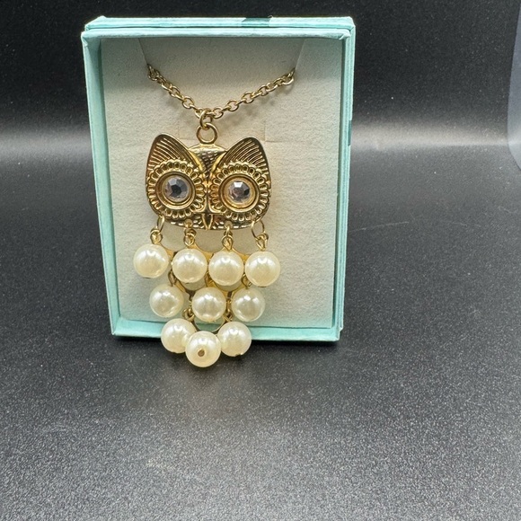 EUC Elegant Gold Owl Pendant Necklace - Picture 3 of 6